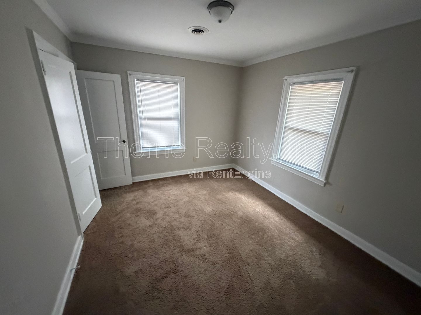 2 Bedroom Garden Apartment - End Unit with Remodeled Bathroom and New Tile Shower property image