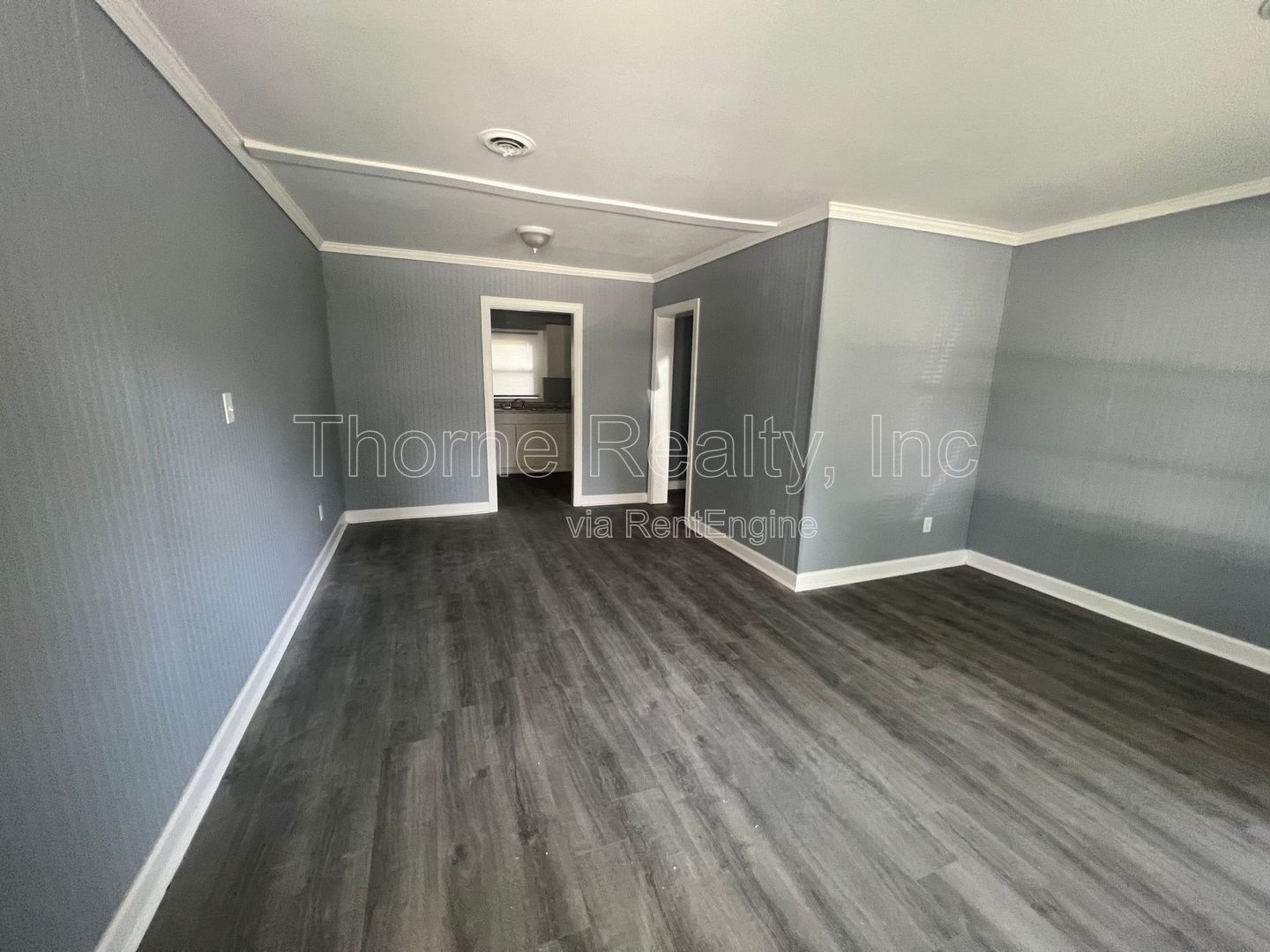 2 Bed / 1 Bath Duplex Apartment property image