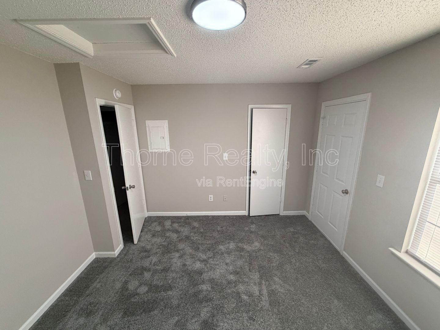 1 Bedroom Garden Apartment - New Carpet property image