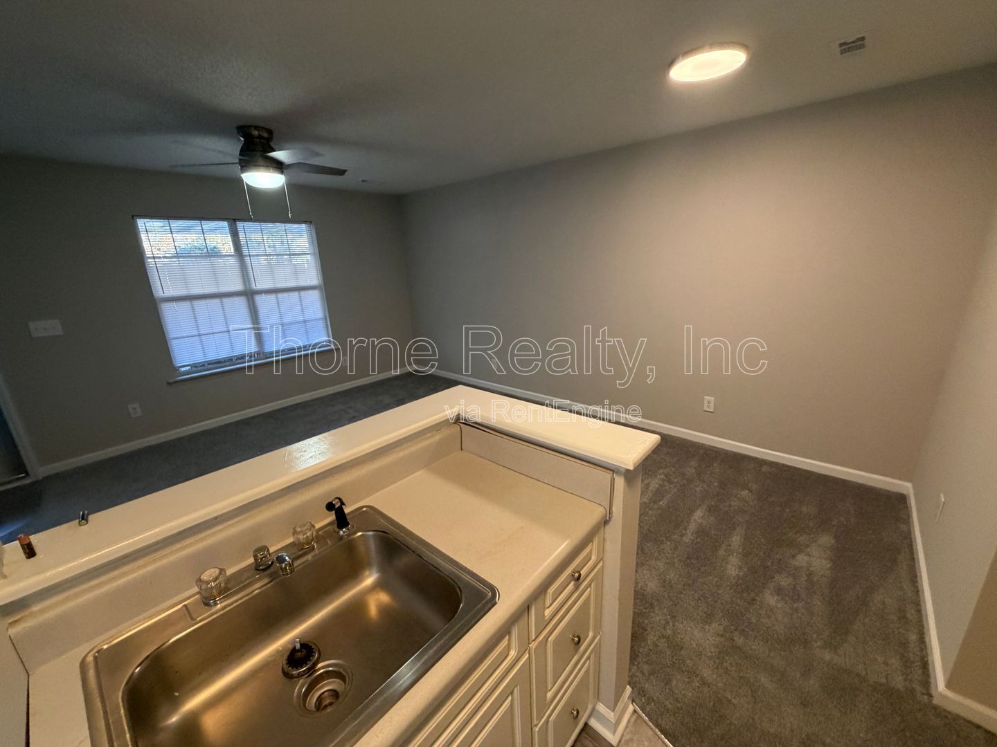 1 Bedroom Garden Apartment - New Carpet property image