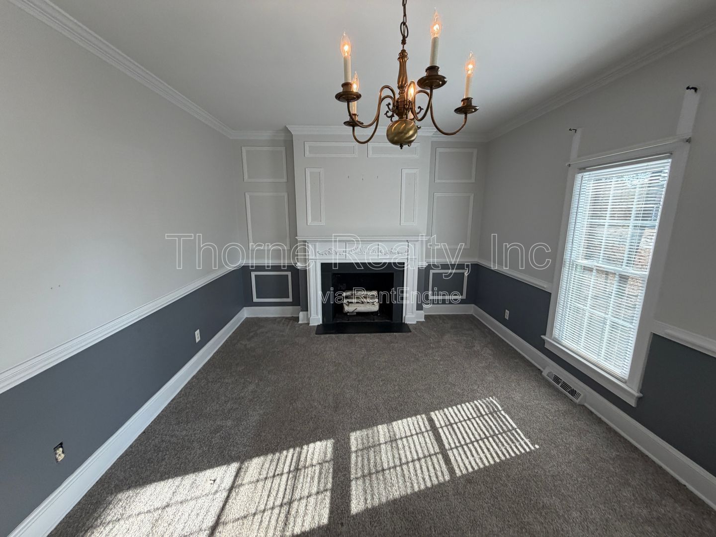 5 Bedrooms Brick House with Large Yard and Huge Rooms property image