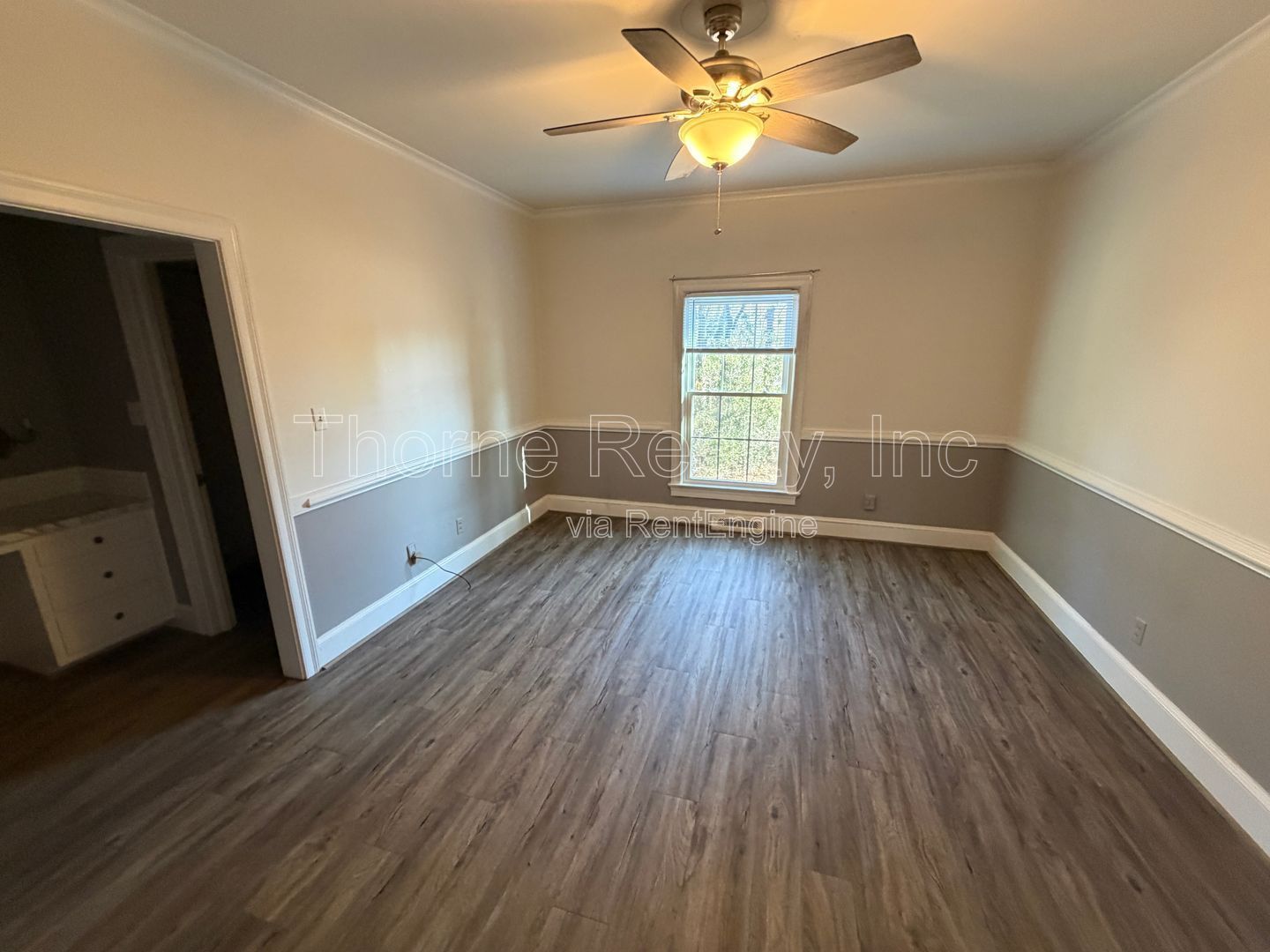 5 Bedrooms Brick House with Large Yard and Huge Rooms property image