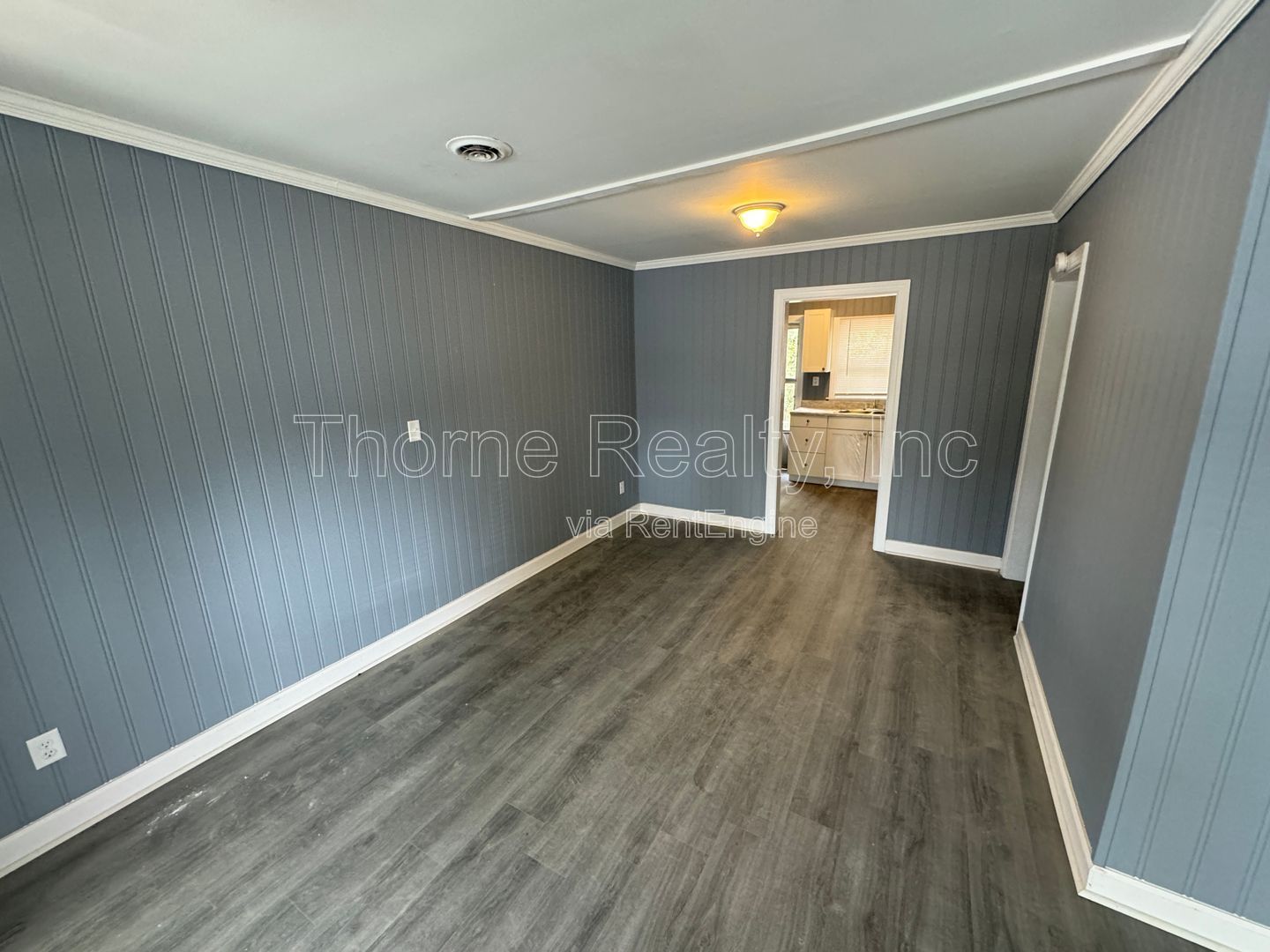 2 Bedroom Triplex - Remodeled Bathroom and Stainless Steel Appliances property image