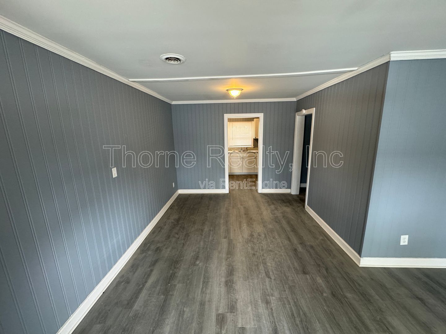 2 Bedroom Triplex - Remodeled Bathroom and Stainless Steel Appliances property image