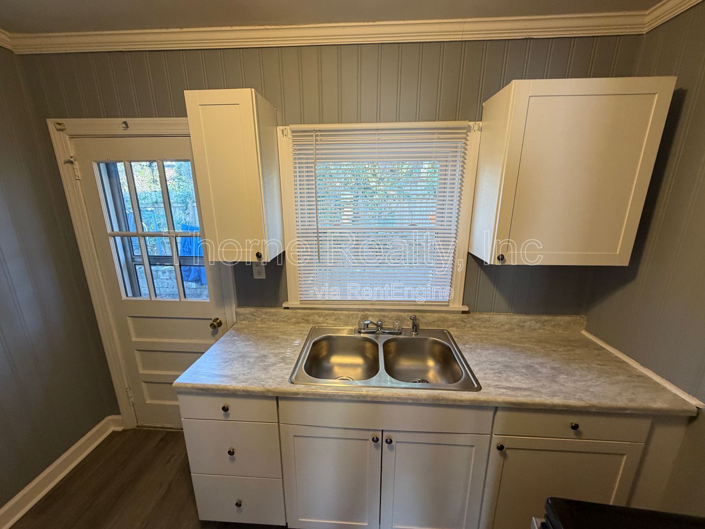 2 Bedroom Triplex - Remodeled Bathroom and Stainless Steel Appliances property image