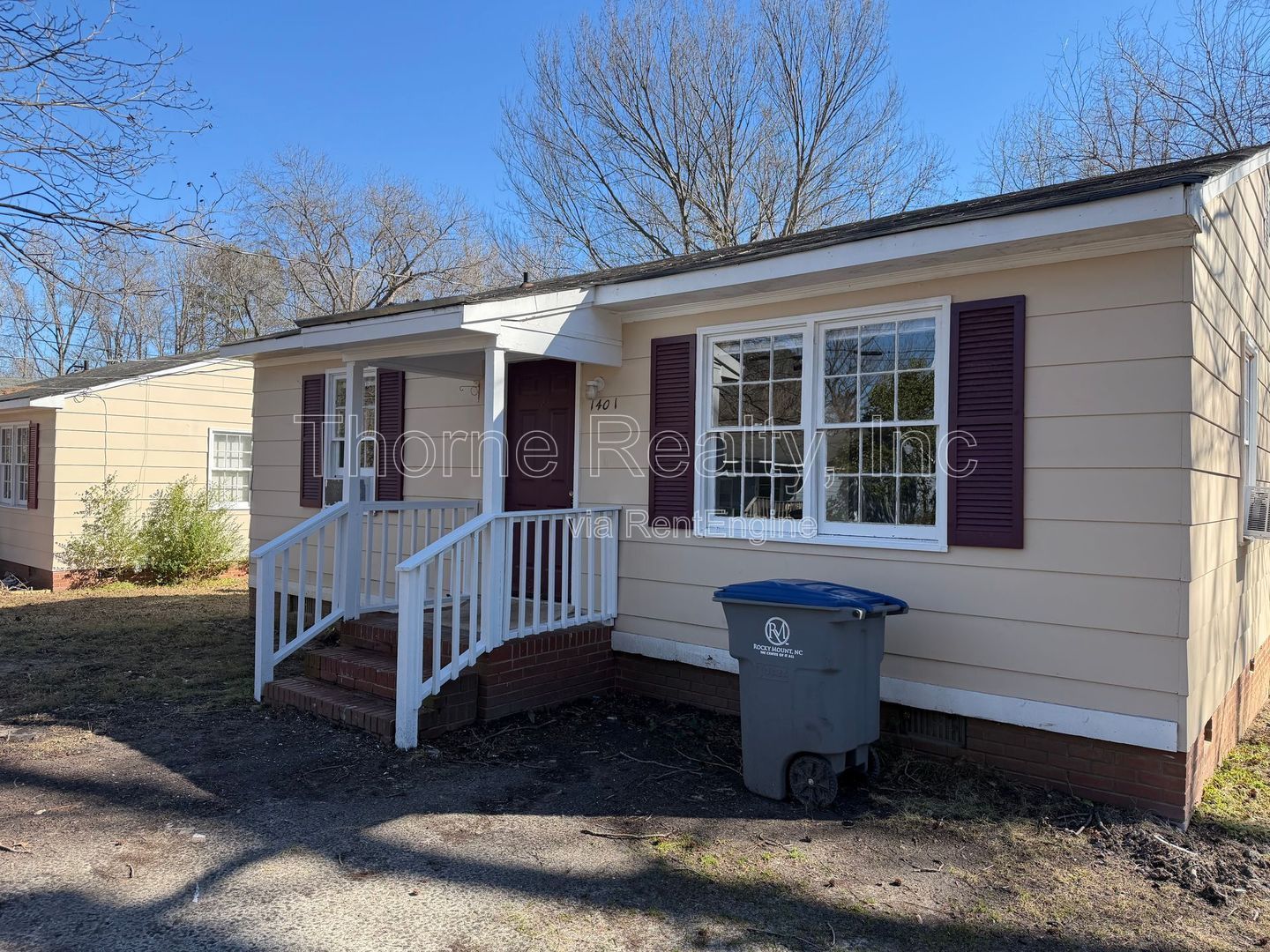 Updated Large 2 Bedroom with Large Yard property image