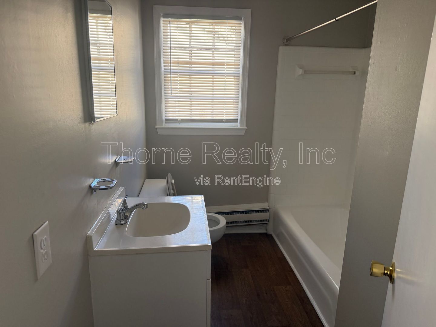 Updated Large 2 Bedroom with Large Yard property image