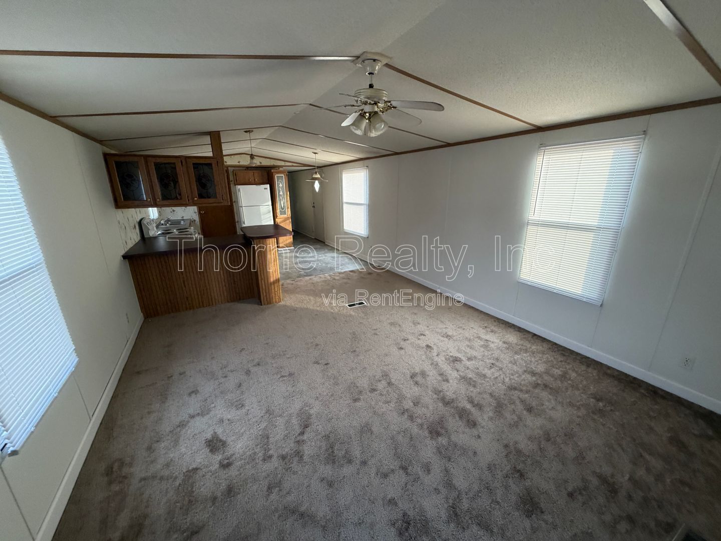 2 Bedroom Singlewide in Hilltop Mobile Home Park property image