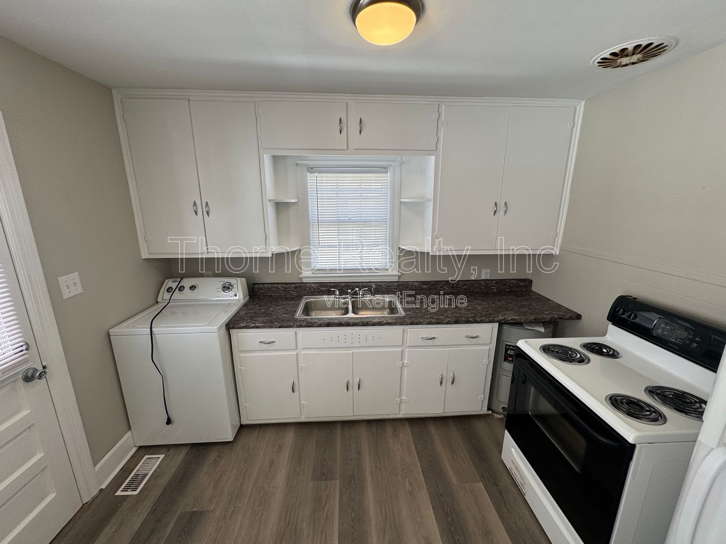 2 Bedroom Brick House property image