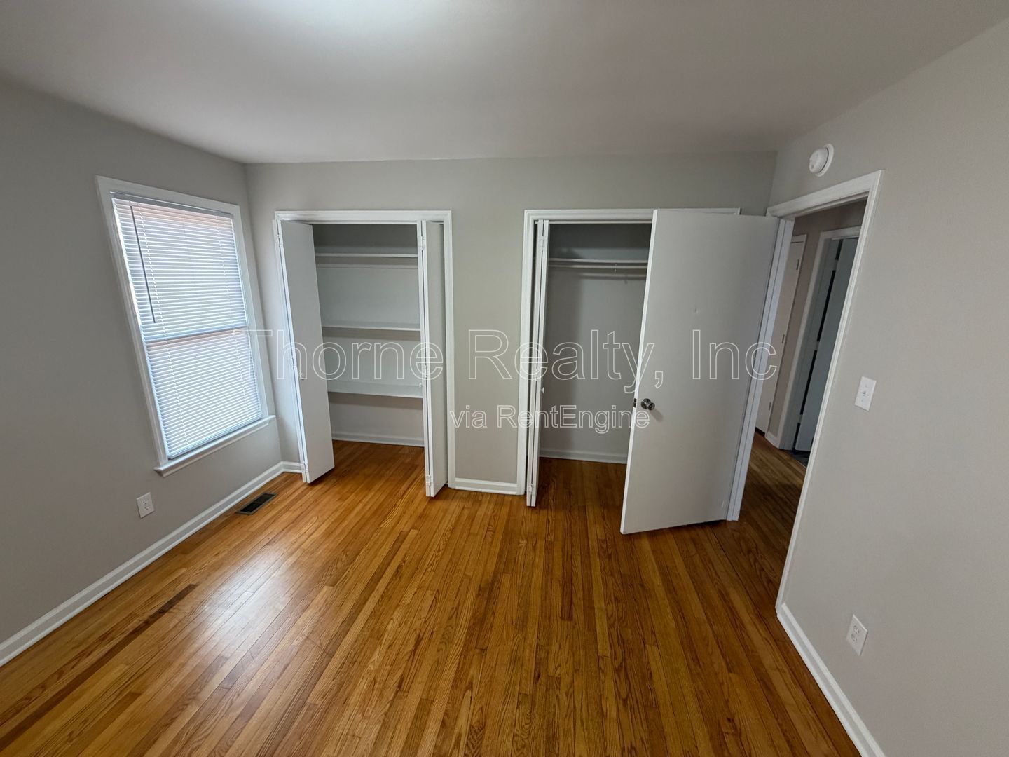 2 Bedroom House with Hardwood Floors property image