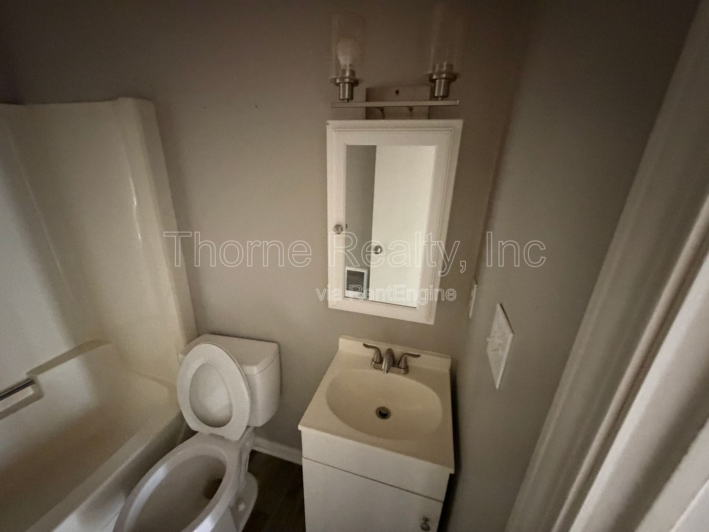 1 Bedroom Upstairs Apartment property image