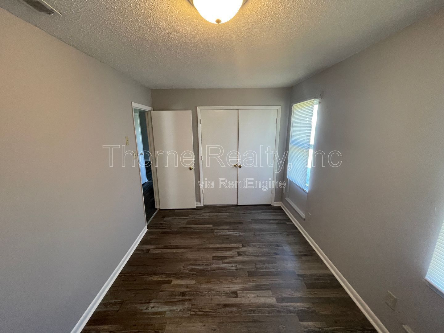 2 Bedroom Apartment - Water, Sewer, Trash, Lawn Maintenance INCLUDED - Remodeled Bathroom property image