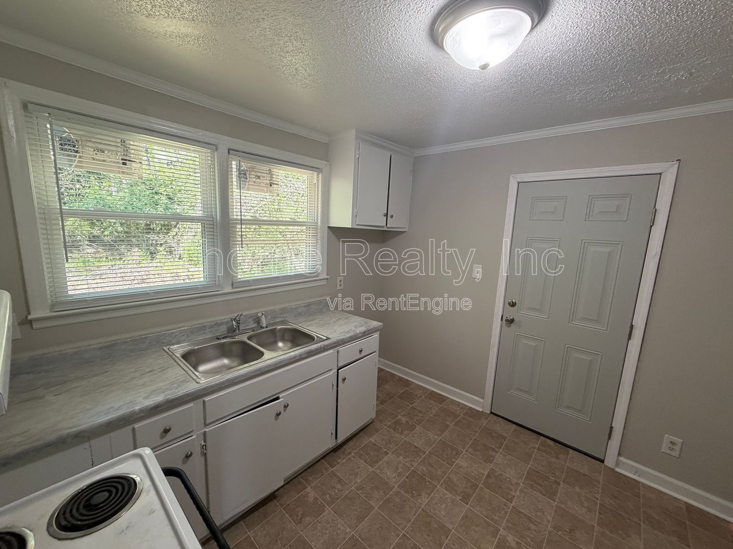 2 Bedroom House - Large Renovation Just Completed property image