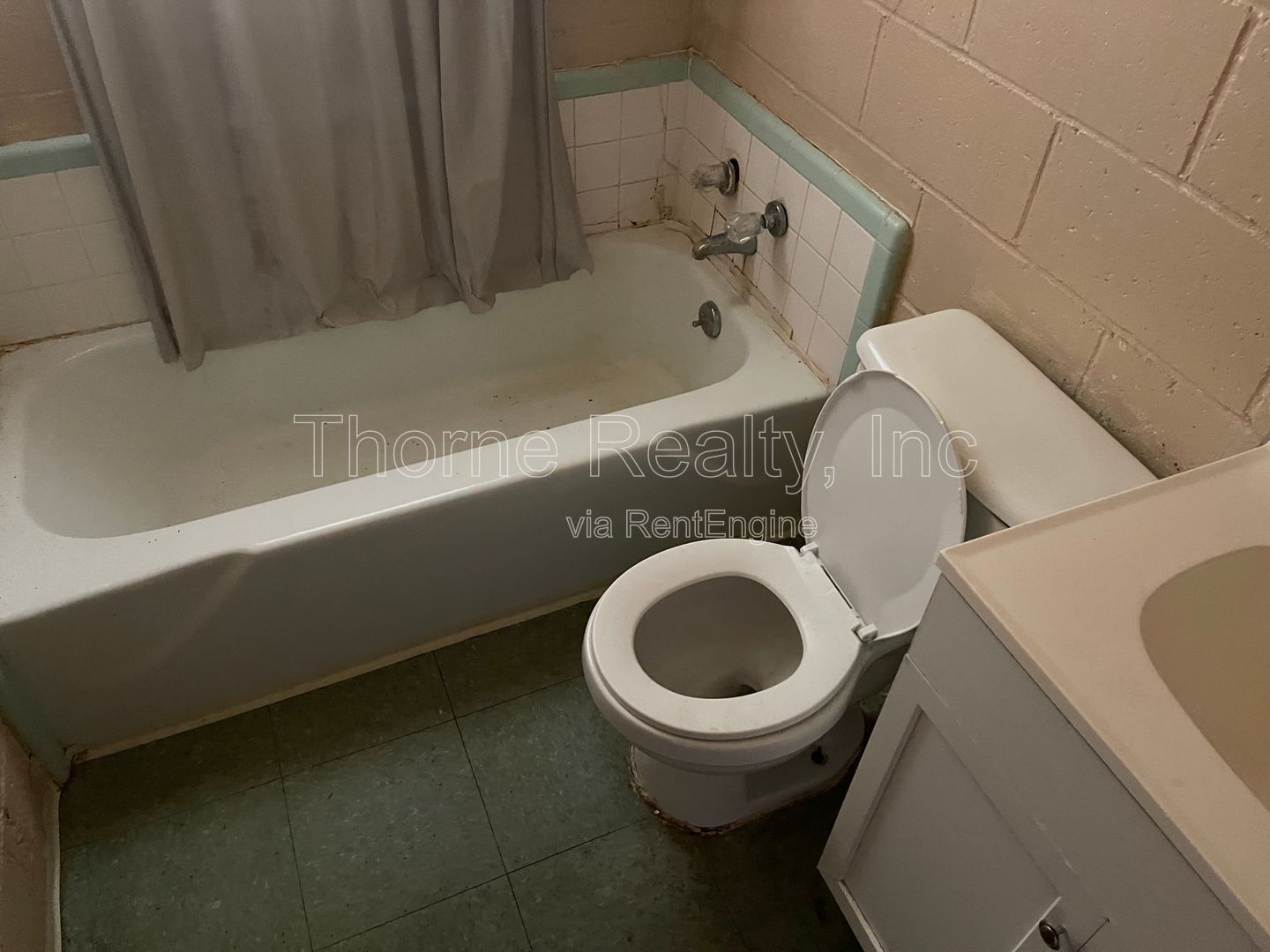 2 Bedroom Duplex property image