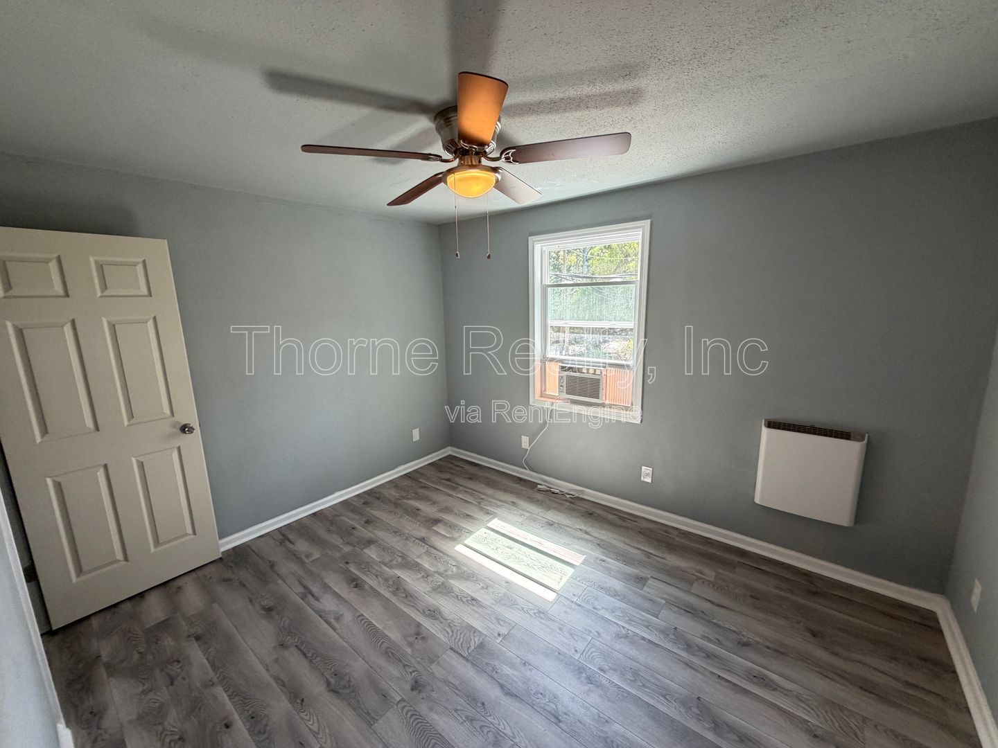 3 Bedroom Upstairs Apartment - Excellent Condition property image