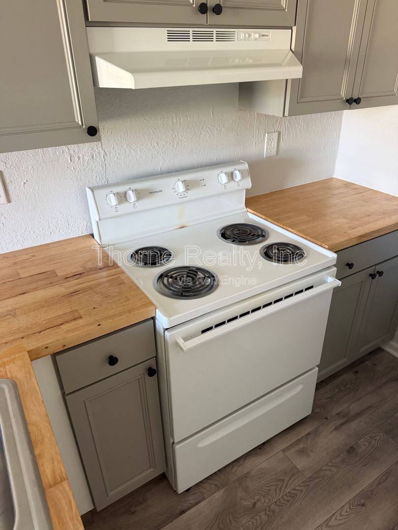 1 Bedroom Downstairs Apartment property image