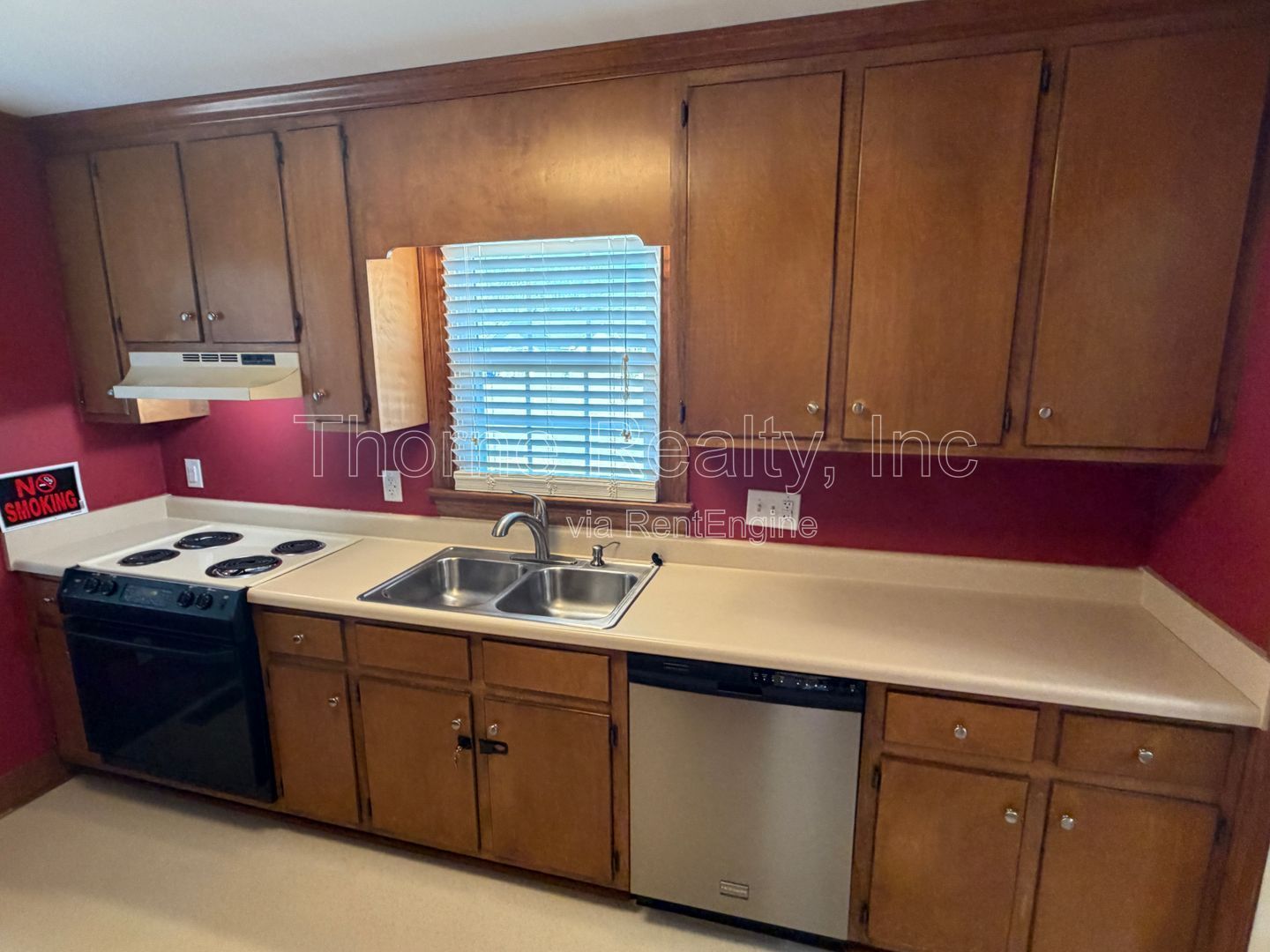 2 Bedroom Townhome in Summerfield - End unit with Screened Porch! property image