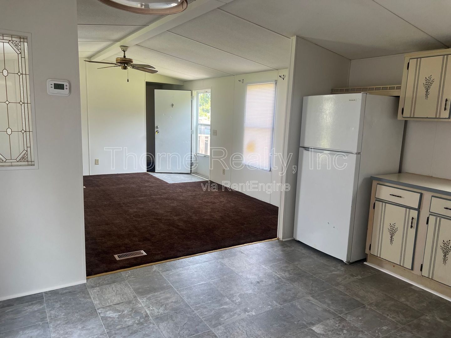 2 Bedroom Mobile Home in Hilltop MHP property image