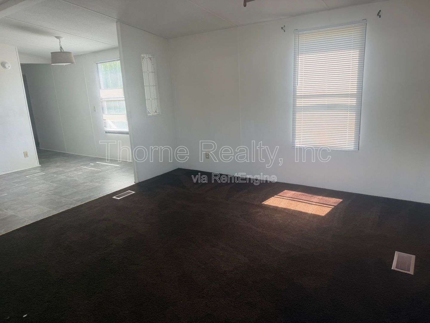 2 Bedroom Mobile Home in Hilltop MHP property image