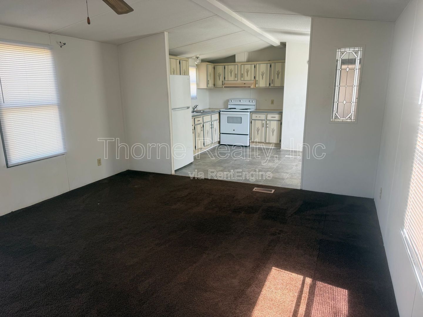 2 Bedroom Mobile Home in Hilltop MHP property image