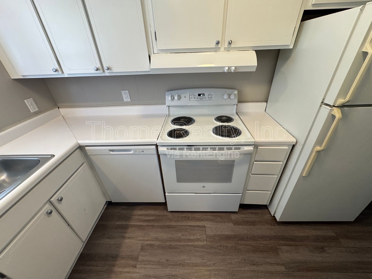 Renovated 2 Bedroom Townhouse property image