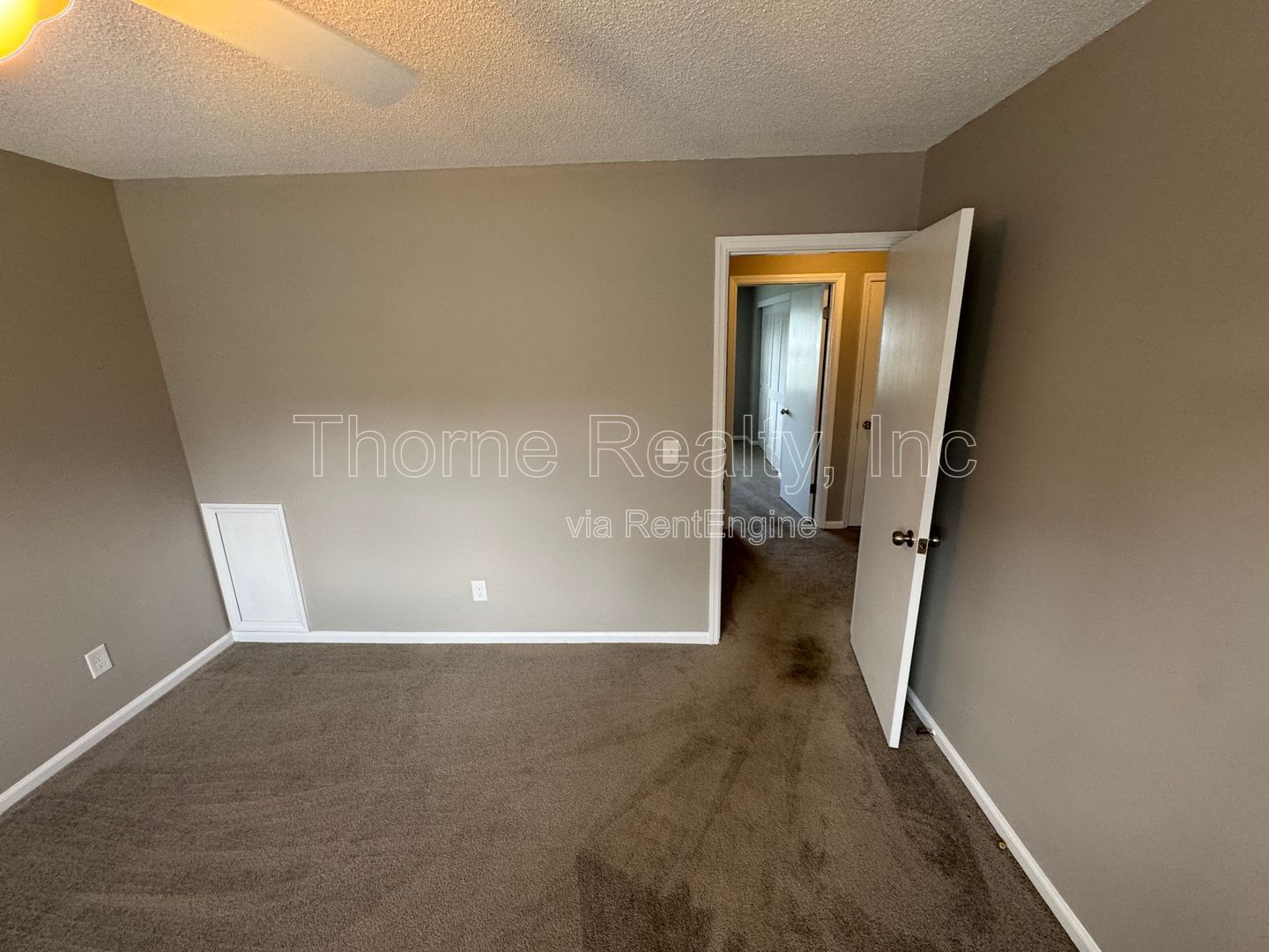 Renovated 2 Bedroom Townhouse property image