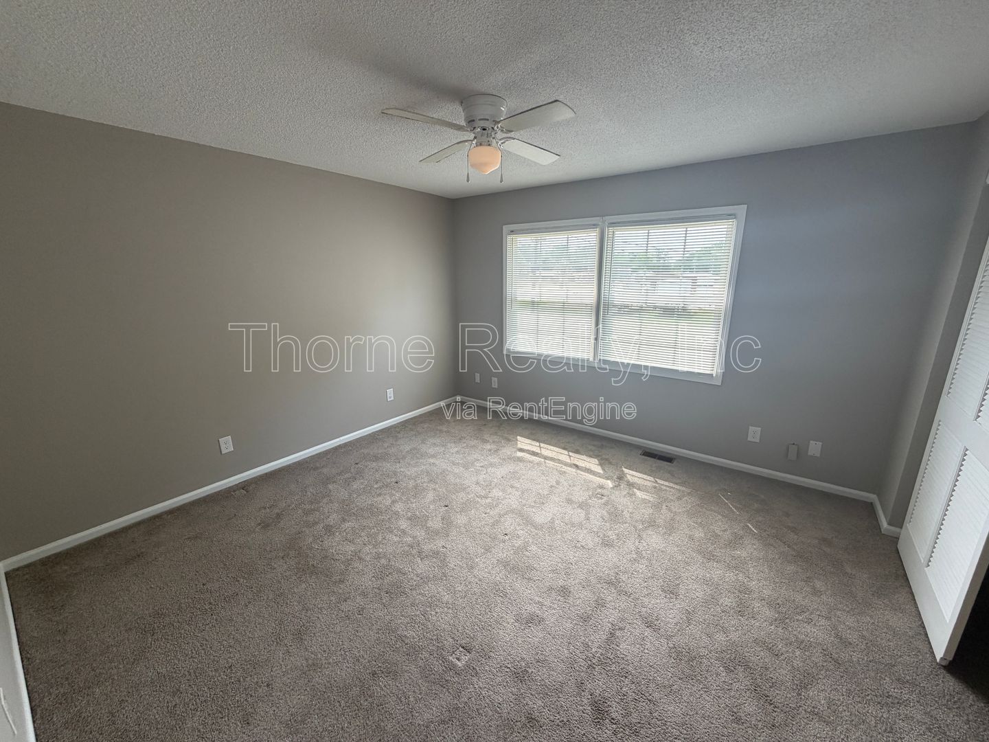 Renovated 2 Bedroom Townhouse property image