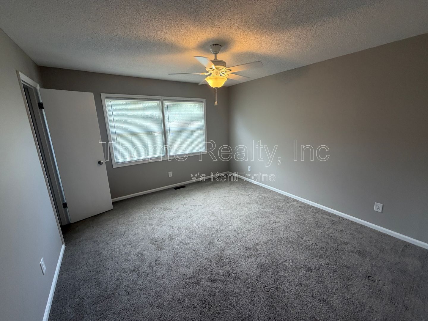 Renovated 2 Bedroom Townhouse property image
