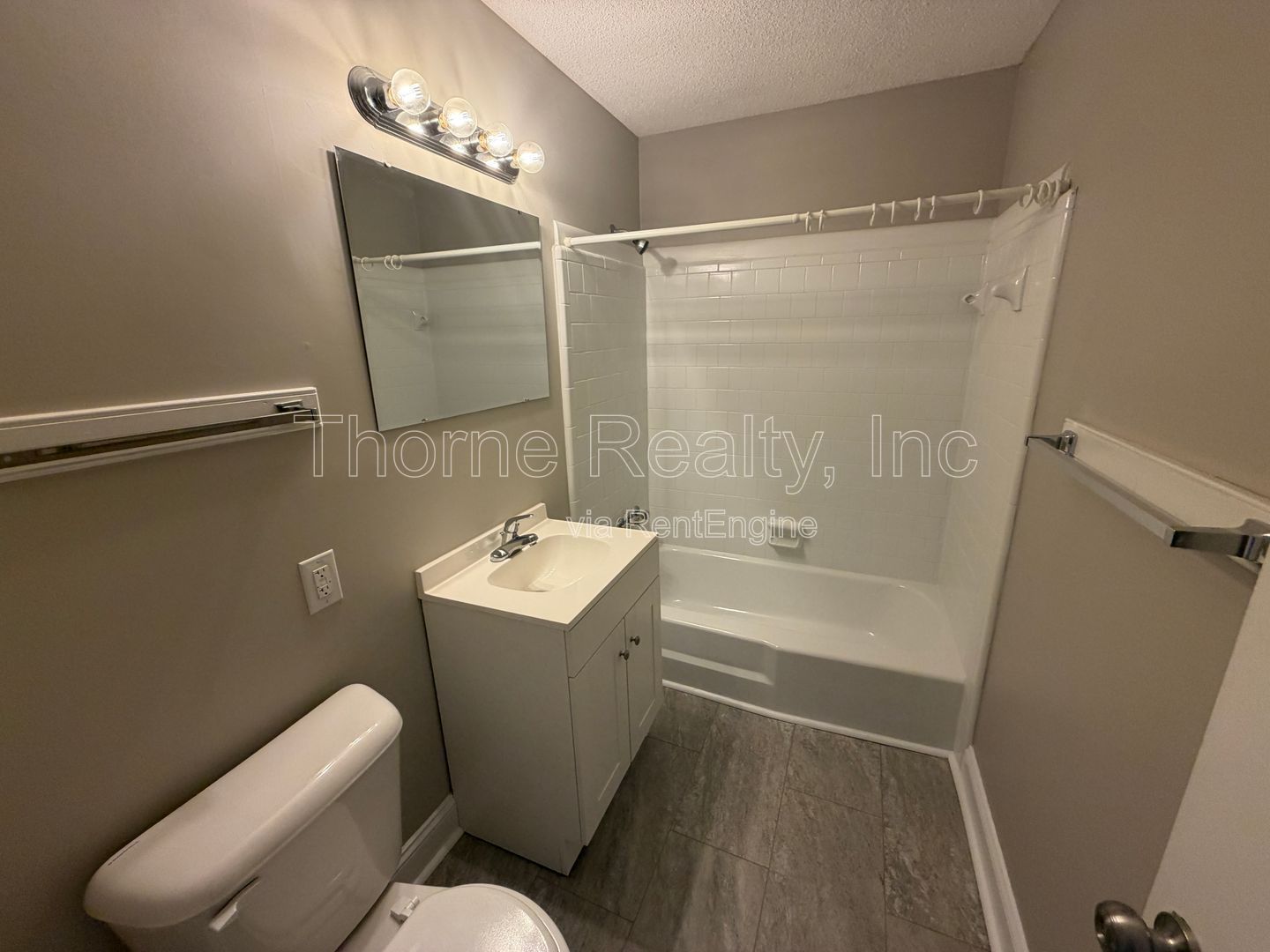 Renovated 2 Bedroom Townhouse property image