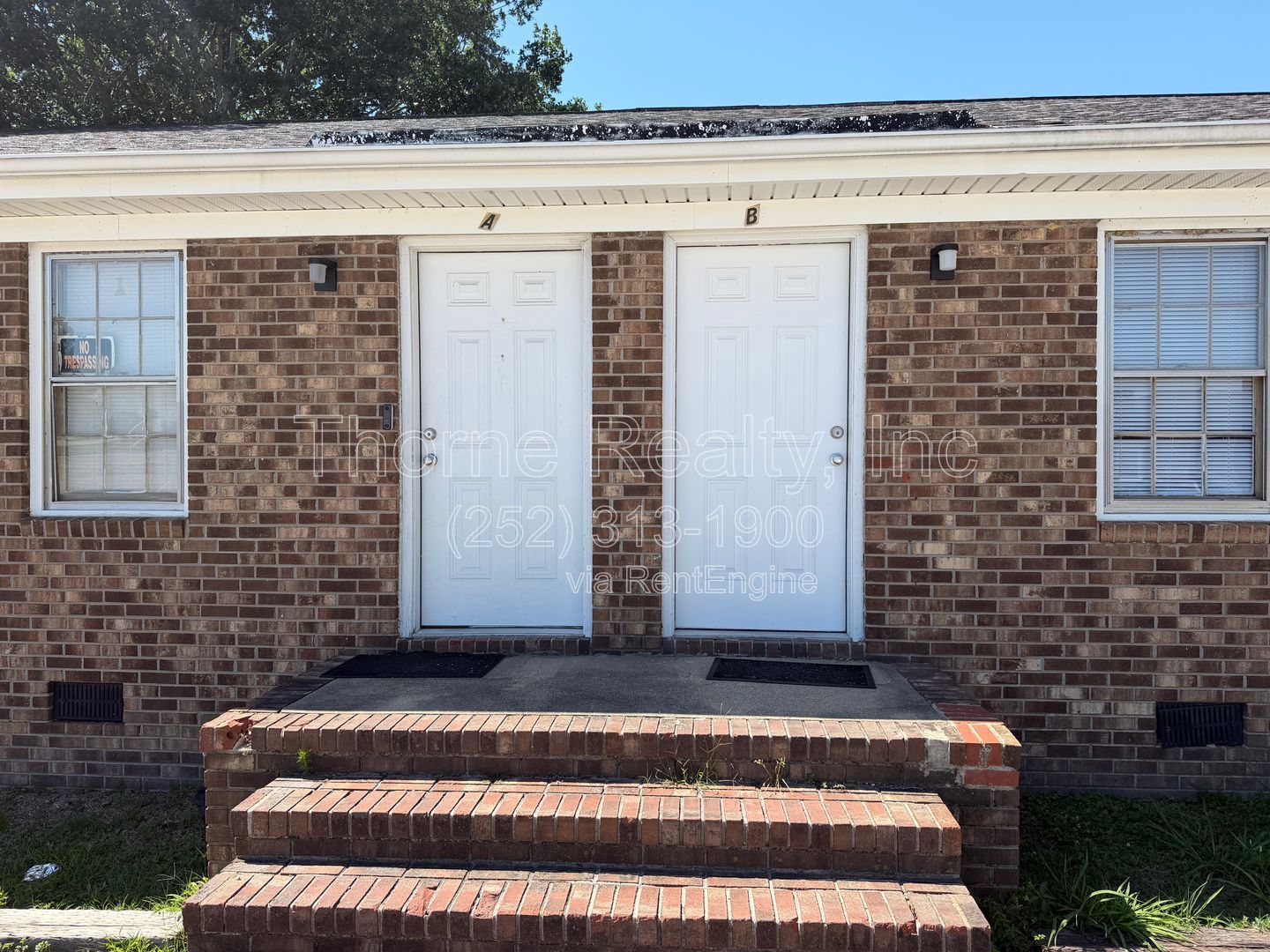 2 Bedroom Brick Garden Apartment - LVP flooring, Central HVAC and LED Lighting property image