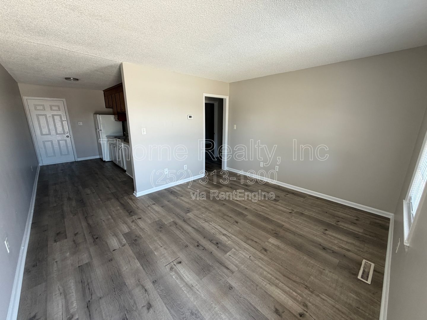 2 Bedroom Brick Garden Apartment - LVP flooring, Central HVAC and LED Lighting property image
