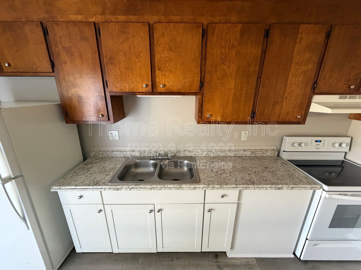 2 Bedroom Brick Garden Apartment - LVP flooring, Central HVAC and LED Lighting property image