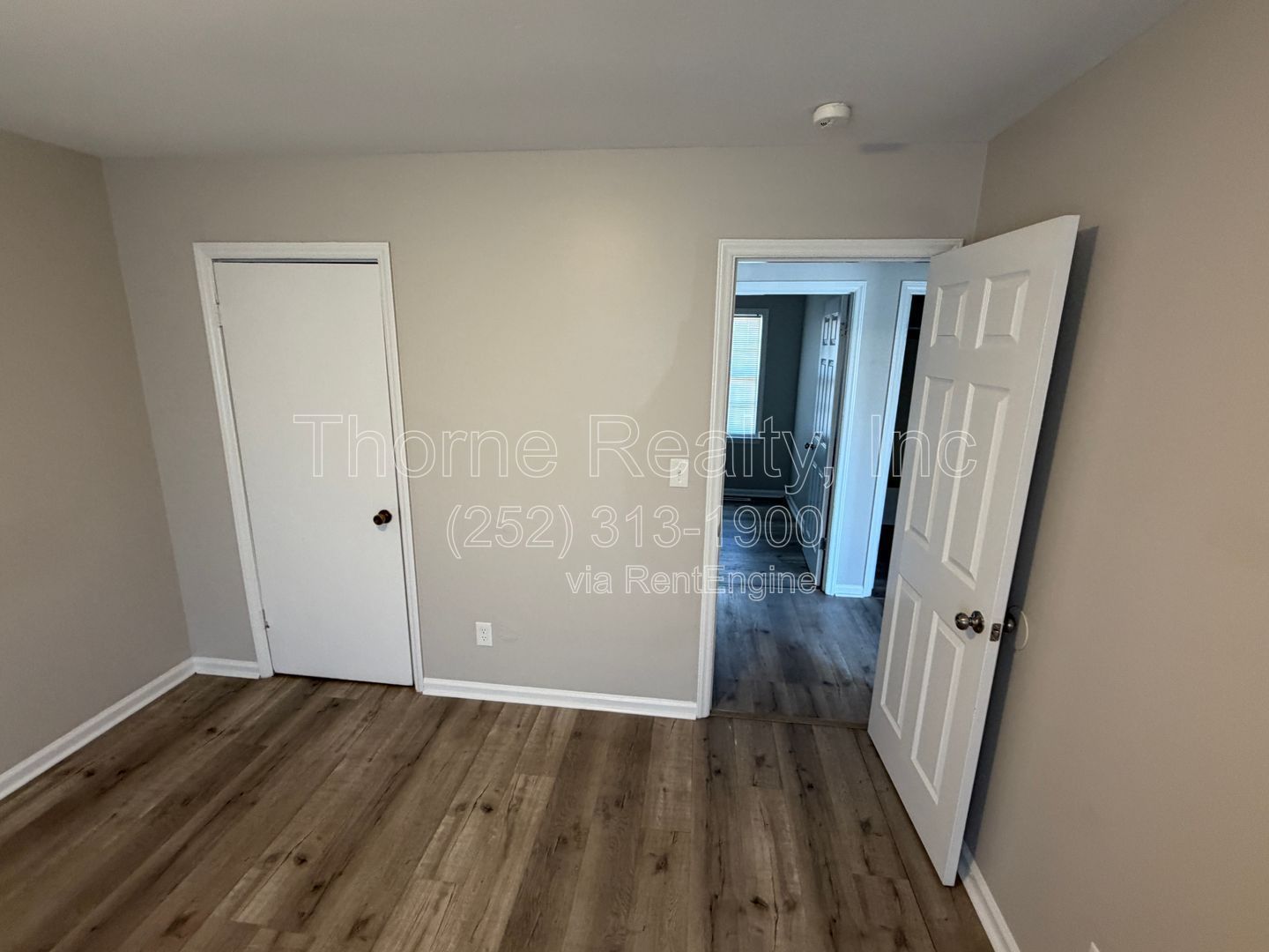 2 Bedroom Brick Garden Apartment - LVP flooring, Central HVAC and LED Lighting property image