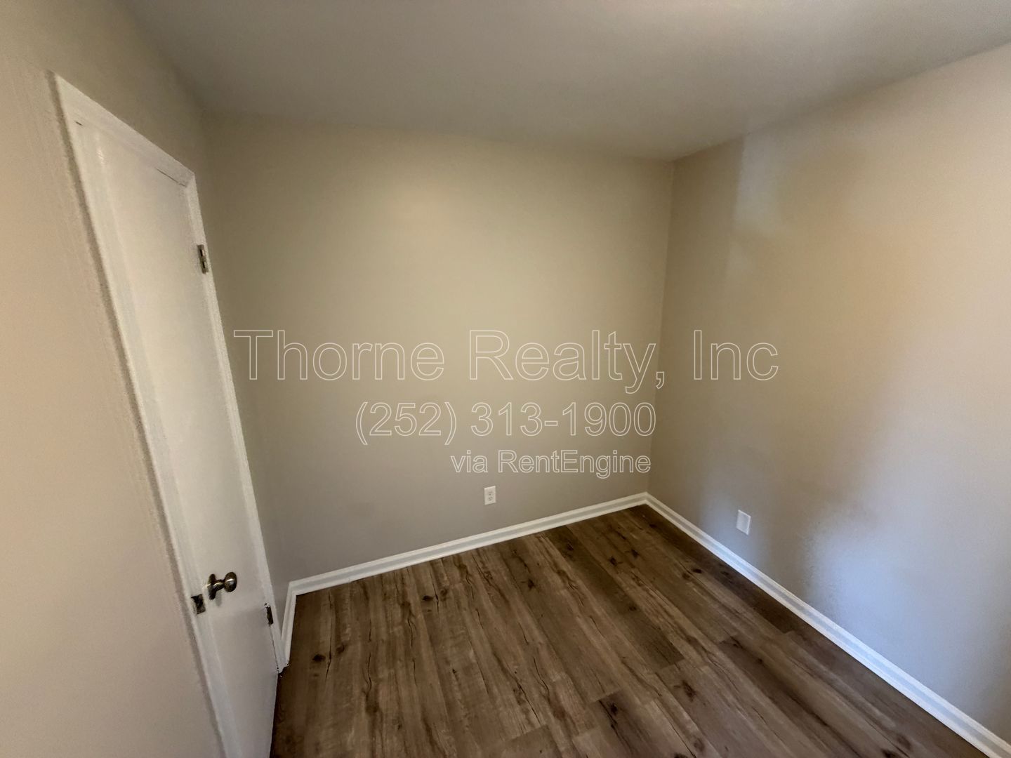 2 Bedroom Brick Garden Apartment - LVP flooring, Central HVAC and LED Lighting property image