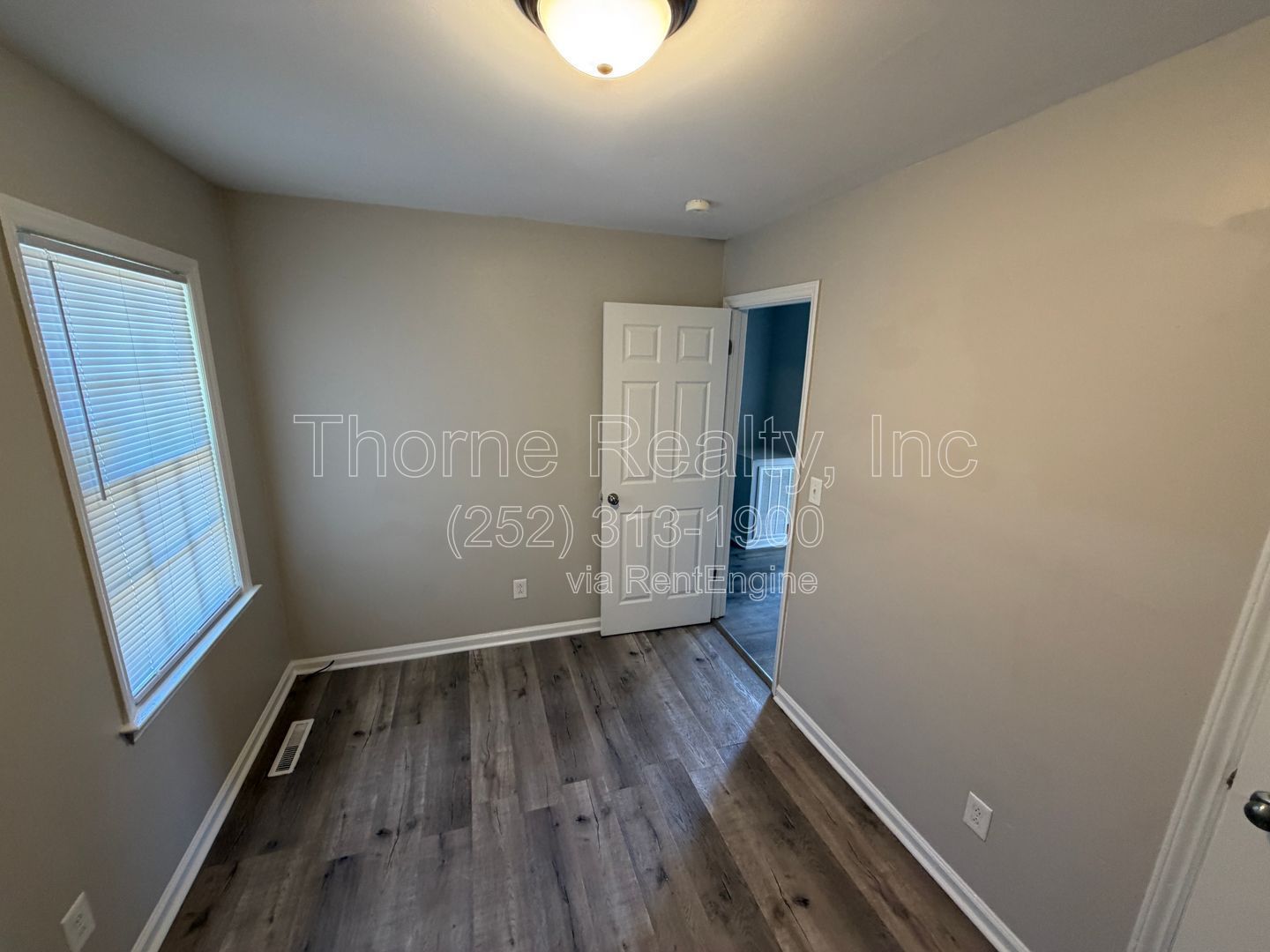 2 Bedroom Brick Garden Apartment - LVP flooring, Central HVAC and LED Lighting property image
