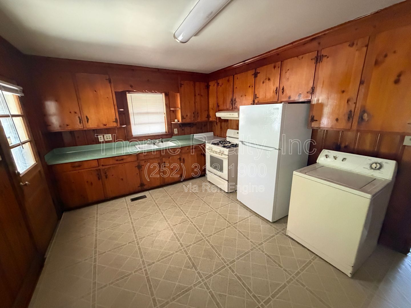 3 Bedroom Brick Ranch with Fenced Yard and Pets Allowed property image