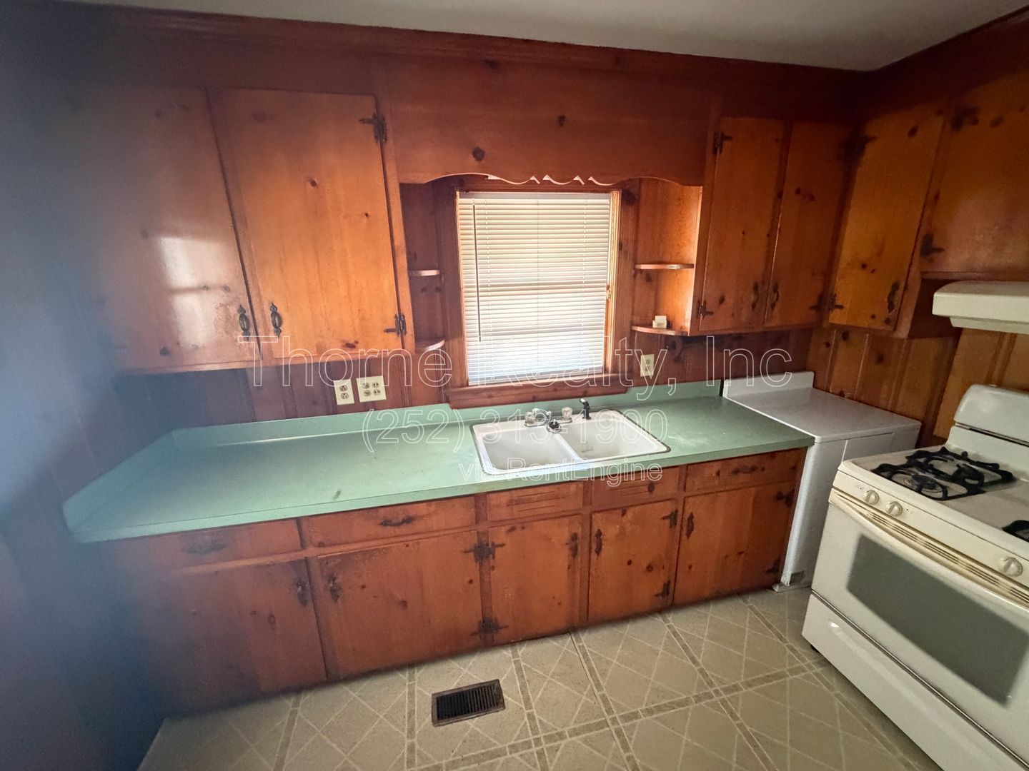 3 Bedroom Brick Ranch with Fenced Yard and Pets Allowed property image