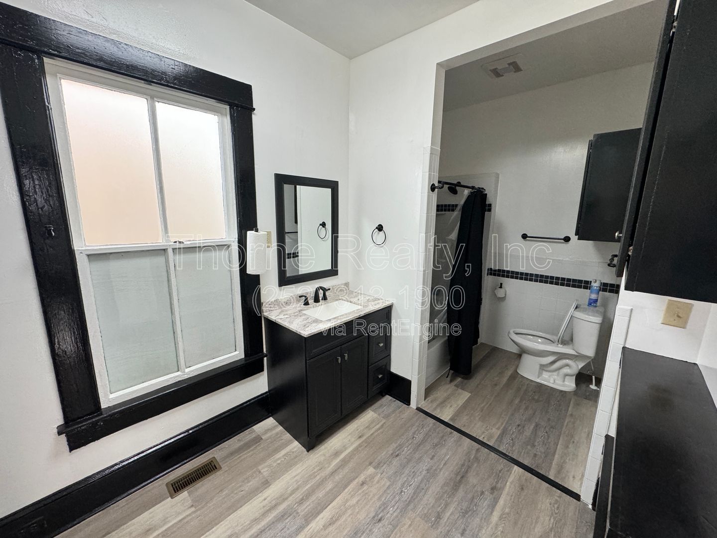 Remodeled Downstairs Duplex property image