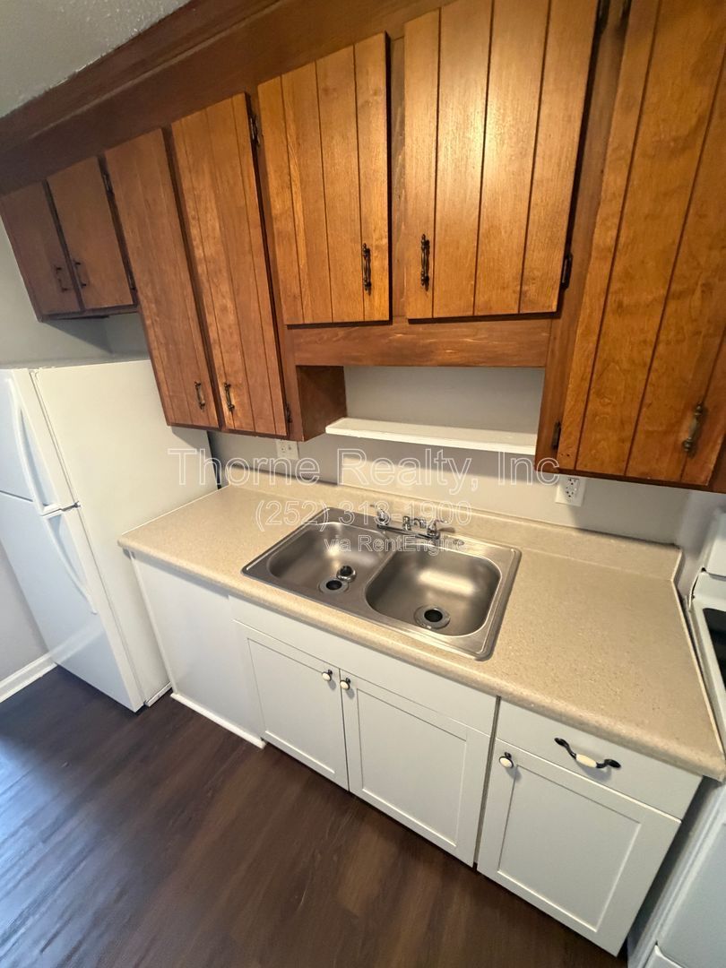 2 Bedroom Garden Apartment - End Unit Available Now property image