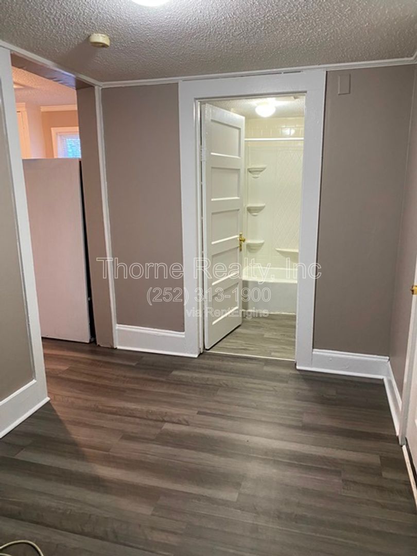 3 Bedroom House near Movie Theatre property image
