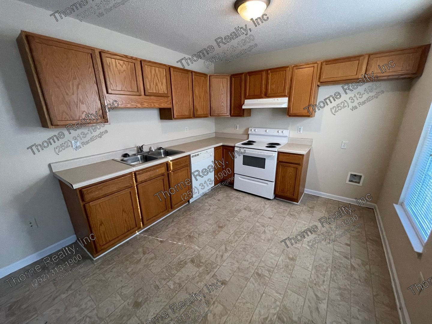 3 Bed / 2 Bath Townhouse property image