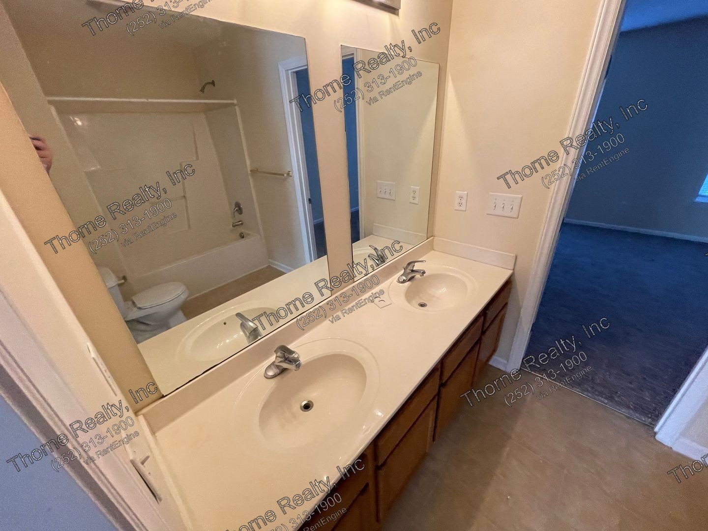 3 Bed / 2 Bath Townhouse property image