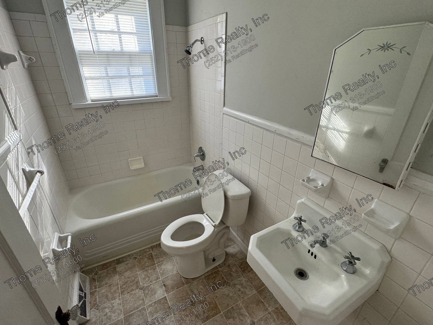 Remodeled 2 Bedroom House property image